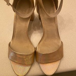 Old Navy Size 10 Rose Gold Stacked Heels